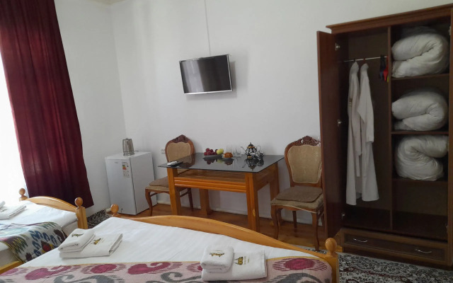 Butik-otel' Parvina  in old city