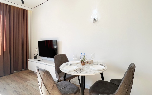 Alma-Ata Pyat Apartov Business-class ryadom TRC MEGA Luchshaya lokatsia Apartments
