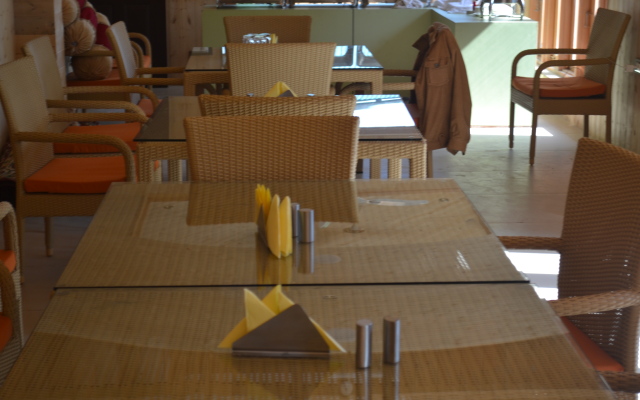 Chinar Bay Hotel
