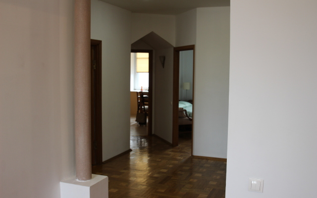 Ploschad' Respubliki Apartments
