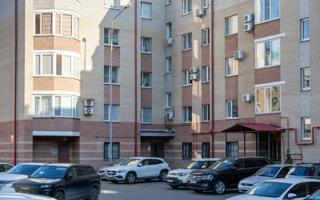 U Berega Naprotiv Naberezhnoy Flat