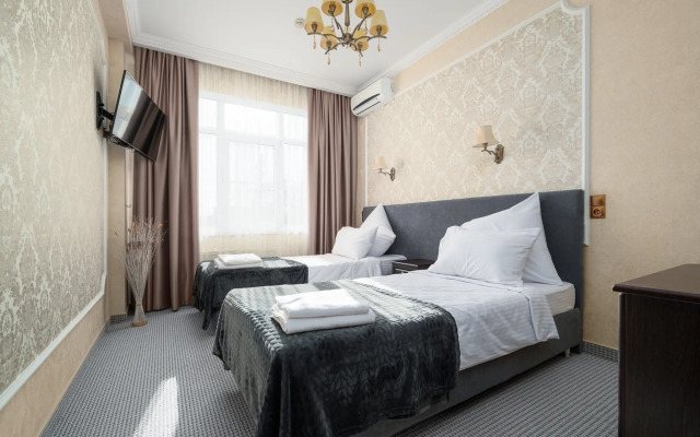 Hotel Monarkh