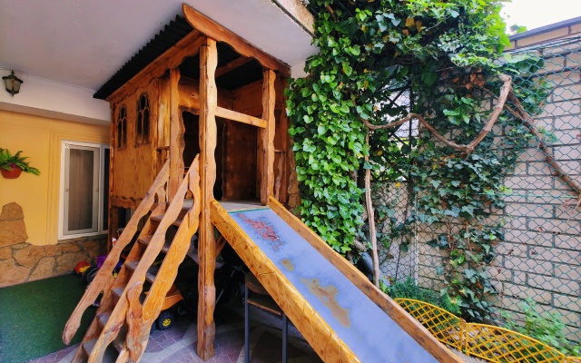 Renata 35 Guest house