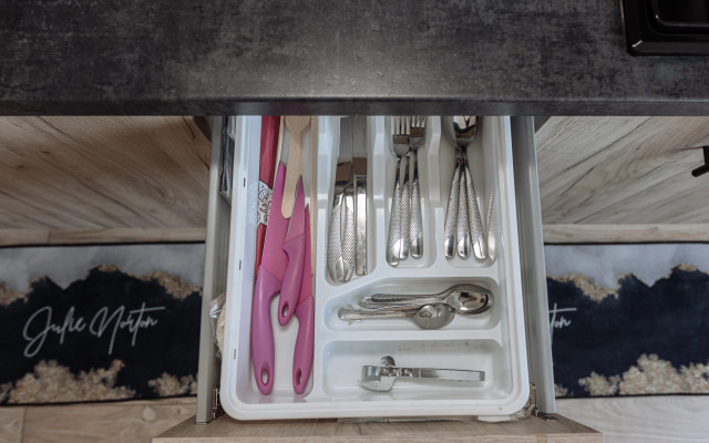 U Samogo Sinego Morya Flat