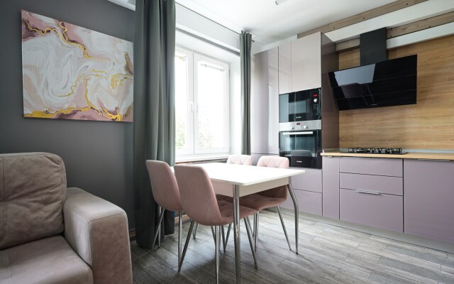 1912 U Metro Novocherkasskaya Apartment