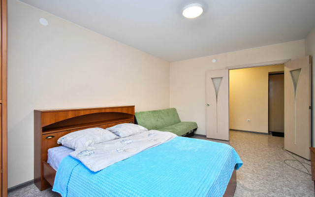 Na ulitse Shakhterov, 8 Flat