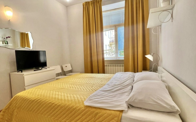 Апартаменты на Большой Конюшенной 3