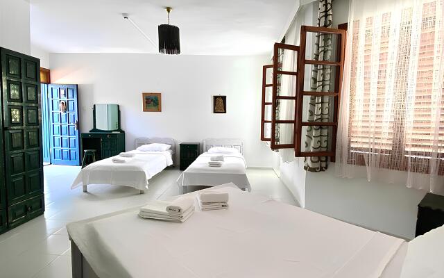 Akdeniz Pansiyon Bed&Breakfast