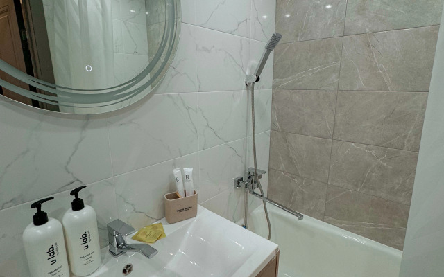 Квартира 3-комнатная на Бульваре Металлургов 4