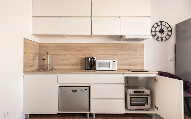 Ezhevichno-Smorodinovyj Tort, vidovaya Flat