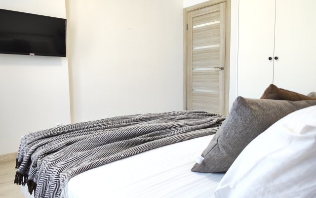 Panda Home v Serdtse Sibiri s vidom na gorod s vysoty Apartments