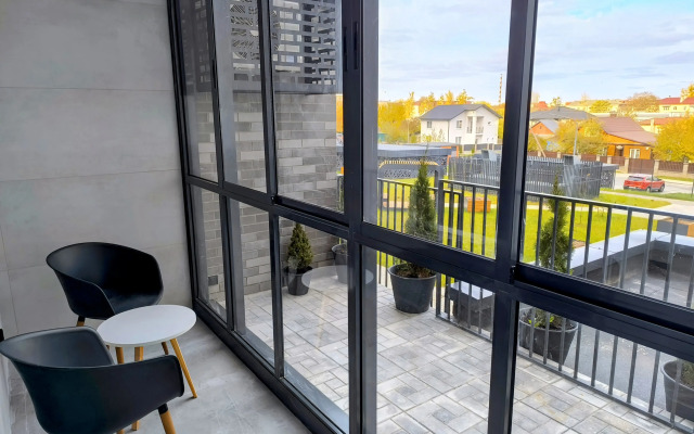 Flat Apartamenty V Tsentre S  Sostvennoy Terrasoy I Parkingom
