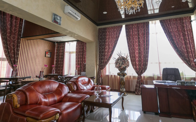 Golden House Отель