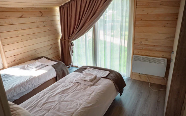 Strawberry Fields Golf Resort Hotel