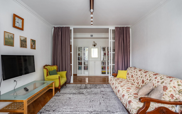 Ogromnaya Dvukhkomnatnaya Dlya 5 Chelovek U Moskva Siti Flat