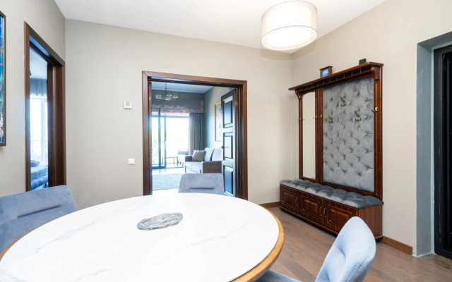 Ansi Akter Gelaksi Apartments