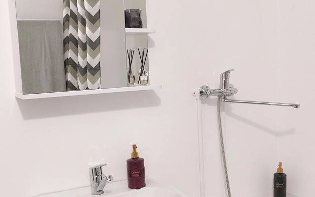 V Vishnevoy Gorke Ryadom S Termy Voda Flat