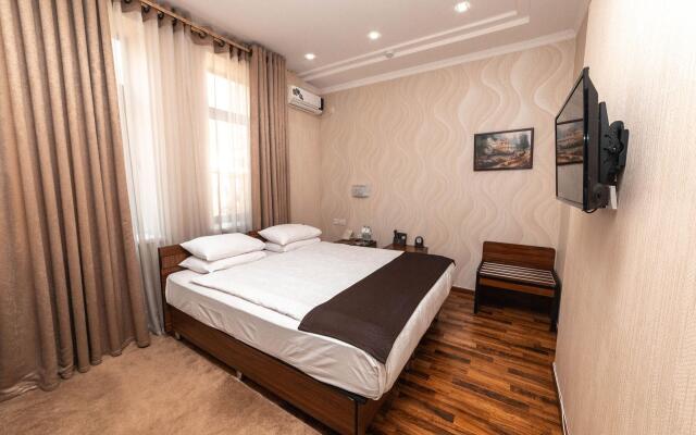 Asmald Palace Hotel