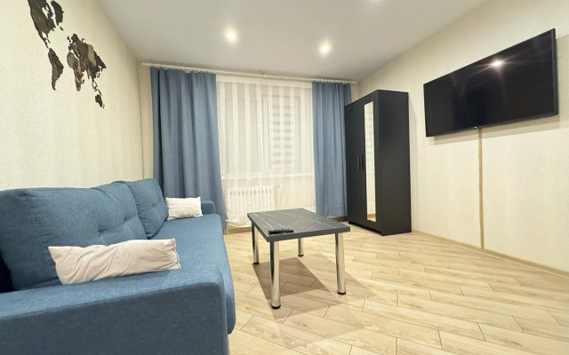 Kvartira na Sutki Ulitsa Yakubovskogo, 62 Apartments