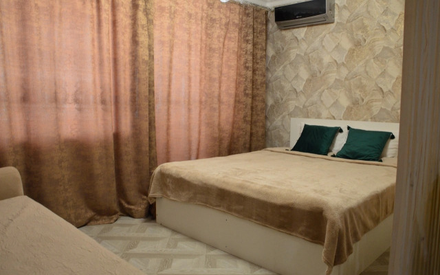S Basseynom Na Sodruzhestva Apartments