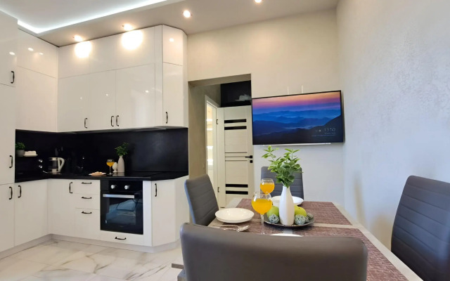 Apartaments v Zhk Metropol s Krasivym Vidom na Gory