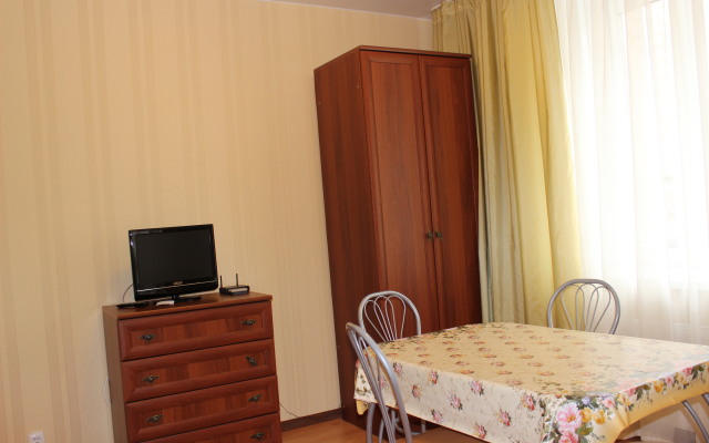 U Metro Zvezdnaya Flat