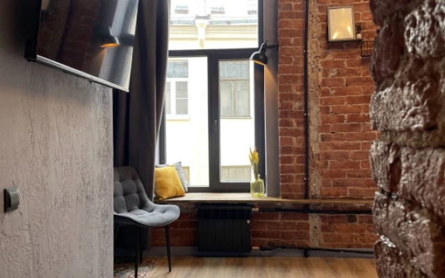 English 27 Apartment
