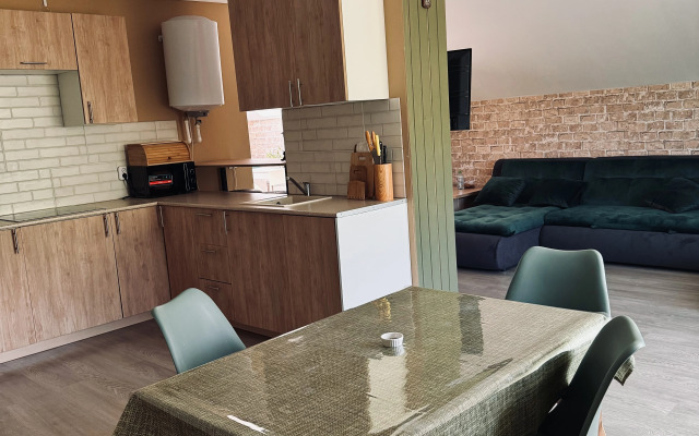 Prostornye i Komphortnye y Morya do 10 chelovek v H.Betta Apartments