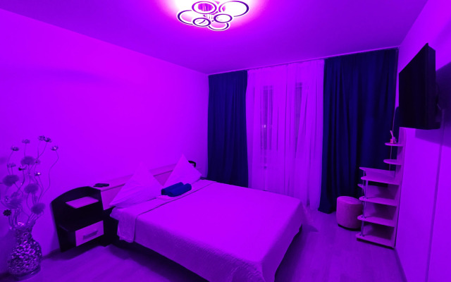 Na 7 Etazhe Apartments