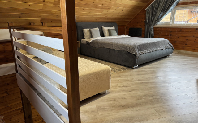 Uyutny Derevyanny Domik U Reki Private House