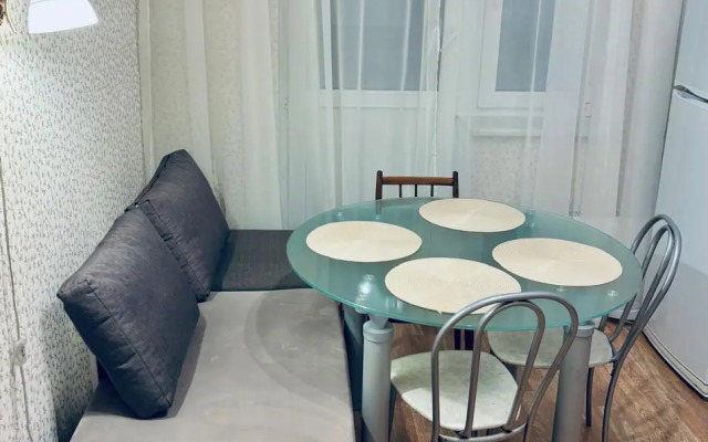 Квартира Welcome Home с Балконом у Метро Народное Ополчение