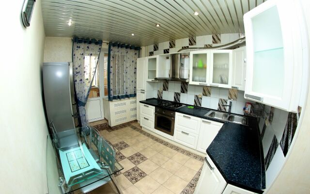 Апартаменты Right Room трехкомнатные на улице Баррикад 8