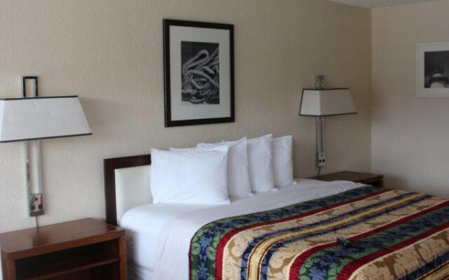 Apm Inn Hotel