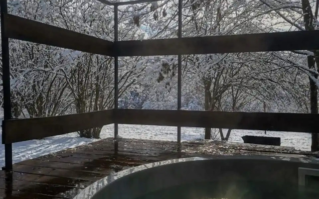Grushovaya Voda Glamping