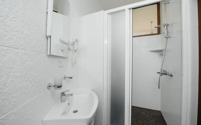 Klassicheskie Dvukhmestnye S Balkonom I Terrasoy M3 Apartment