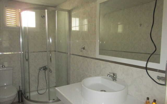 Club Mackarel Hotel
