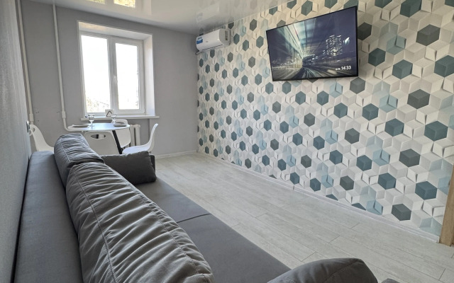 Ryadom s vokzalom Tkacheva 3 Flat