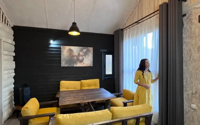 Dom V Lesu Bobrovy Khutor Guest house