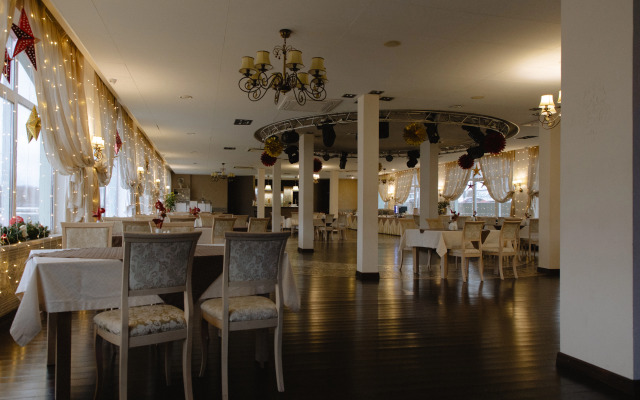 Отель Гостиничный комплекс 40 Меридиан Арбат