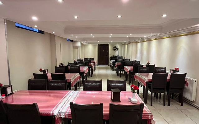 Red White Hotel
