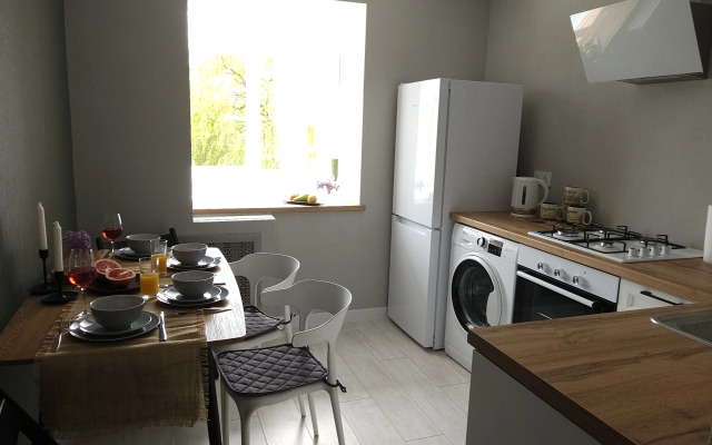 Komfortnaya kvartira v samom tsentre u ivy Flat