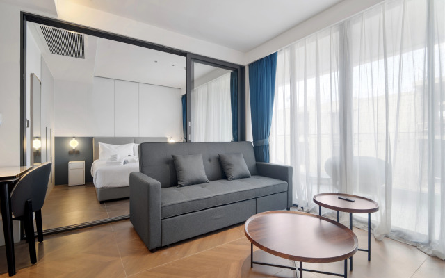 Апартаменты Kora Resort D305 Beachfront One-Bedroom