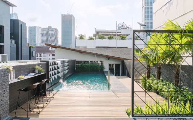 Отель Citichic Sukhumvit 13 Bangkok by Compass Hospitality