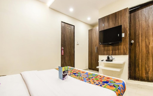 Pratiksha Hotel
