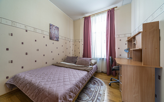 Na Naberezhnoy Kanala Griboyedova Apartments