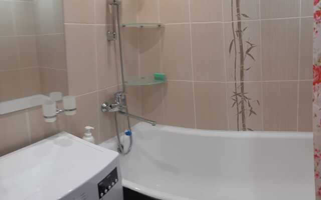 Апартаменты Трёхкомнатные на Сююмбике 63