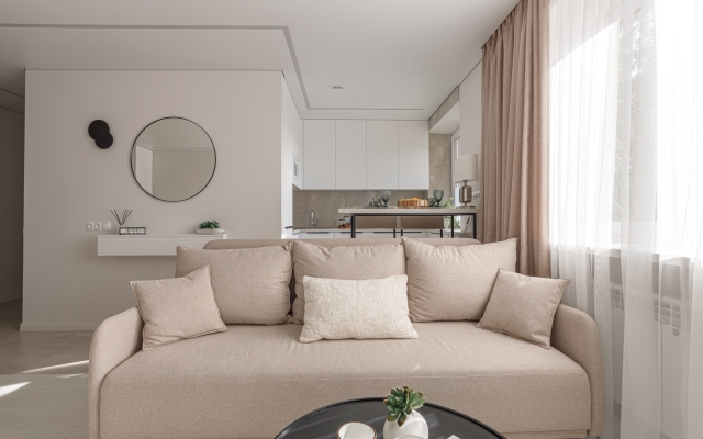 Yevrouyut svetlaya studiya vozle dostoprimechatelnostey Flat