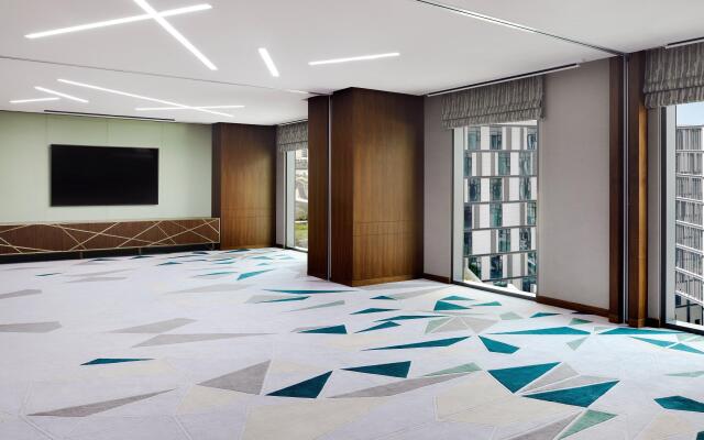 Holiday Inn Dubai al-Maktoum Airport, an IHG Hotel