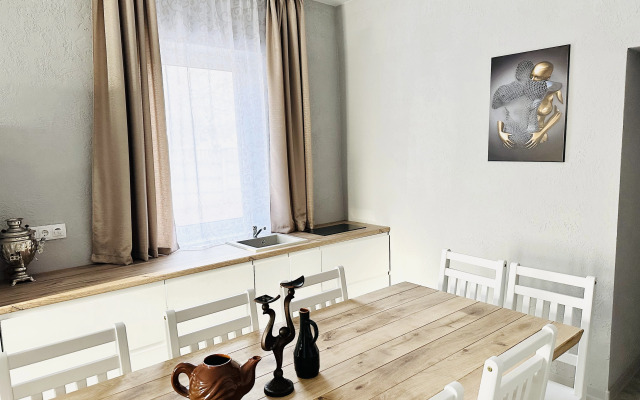 Вилла на берегу реки около Минска