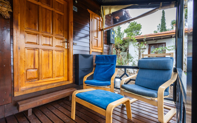 Меблированные комнаты Holiday House dilek çıralı